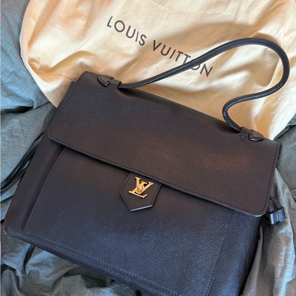 Louis Vuitton LockMe Shoulder Tote Bag in Black